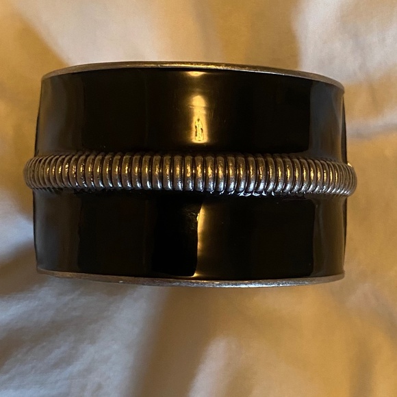 Silver Enamel Smoke Stone 1.5" Wide Cuff Bracelet 7" - Picture 5 of 10